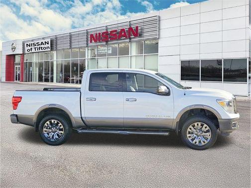 2019 Nissan Titan Platinum Reserve