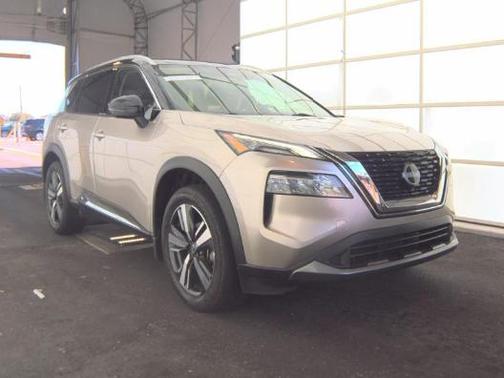 2 Tone Champagne Black Roof 2023 Nissan Rogue SL