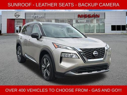 2 Tone Champagne Black Roof 2023 Nissan Rogue SL