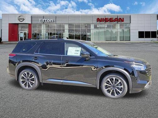 Black 2026 Nissan Pathfinder Platinum