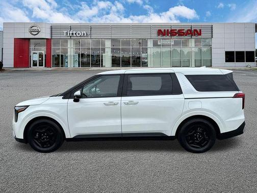 Snow White Pearl 2025 Kia Carnival LXS