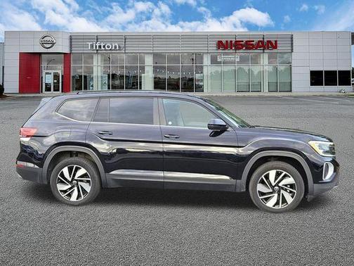 Deep Black Pearl Effect 2025 Volkswagen Atlas 2.0T SE w/Technology