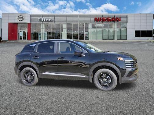 Super Black 2026 Nissan Kicks SV