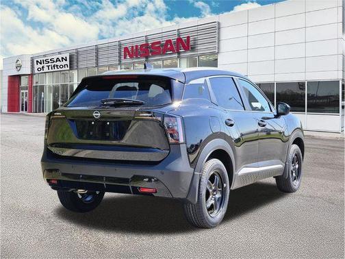 Super Black 2026 Nissan Kicks SV