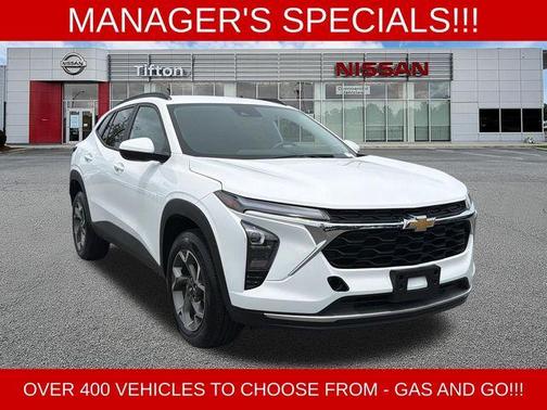 Summit White 2025 Chevrolet Trax LT