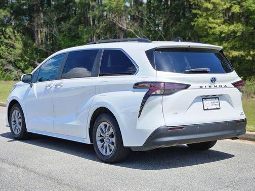 2023 Toyota Sienna XLE