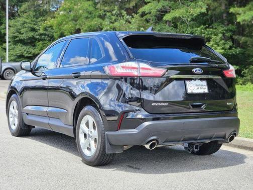 Black 2020 Ford Edge SE