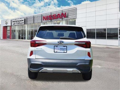 Snow White Pearl 2021 Kia Seltos LX