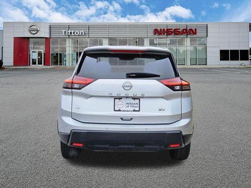 Brilliant Silver Metallic 2024 Nissan Rogue SV