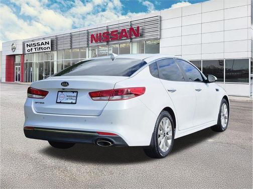 Snow White Pearl 2018 Kia Optima LX