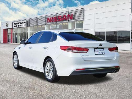Snow White Pearl 2018 Kia Optima LX
