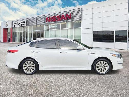 Snow White Pearl 2018 Kia Optima LX