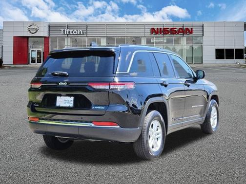 Diamond Black 2023 Jeep Grand Cherokee Laredo