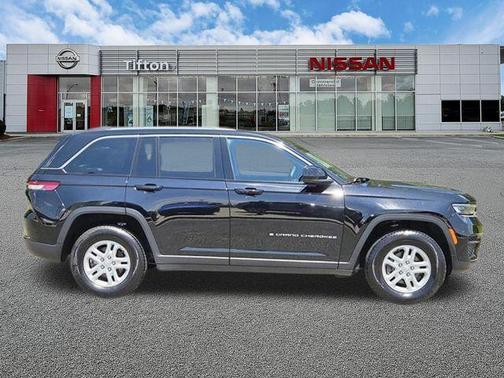 Diamond Black 2023 Jeep Grand Cherokee Laredo