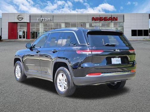 Diamond Black 2023 Jeep Grand Cherokee Laredo