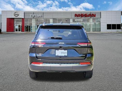 Diamond Black 2023 Jeep Grand Cherokee Laredo
