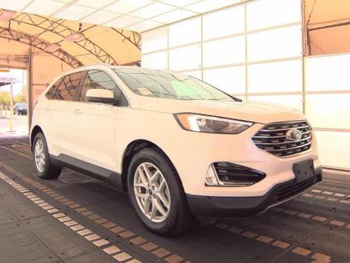 White Metallic 2022 Ford Edge SEL