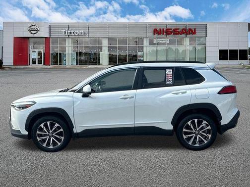 Wind Chill Pearl 2023 Toyota Corolla Cross XLE