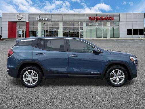 Metallic 2024 GMC Terrain SLE