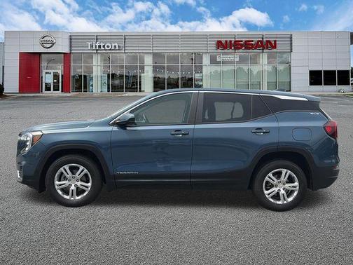 Metallic 2024 GMC Terrain SLE