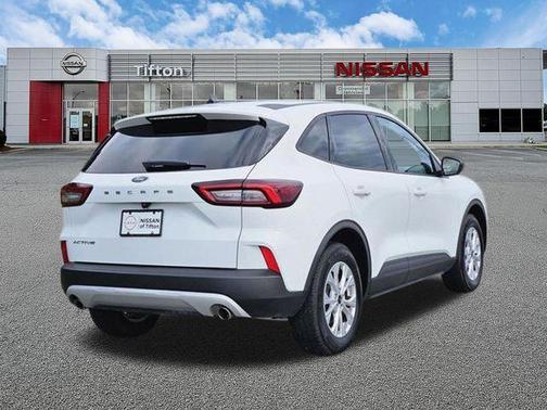 Oxford White 2025 Ford Escape Active