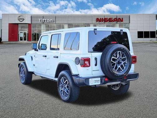 Bright White Clearcoat 2025 Jeep Wrangler Sahara