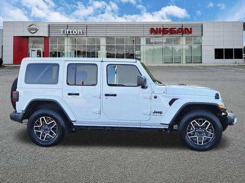 Bright White Clearcoat 2025 Jeep Wrangler Sahara