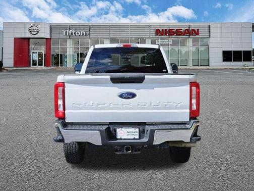Oxford White 2025 Ford F-350 XLT