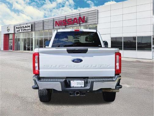 Oxford White 2025 Ford F-350 XLT