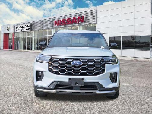 White Metallic 2025 Ford Explorer Platinum