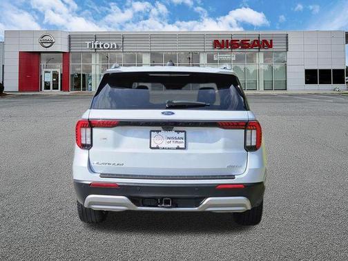 White Metallic 2025 Ford Explorer Platinum