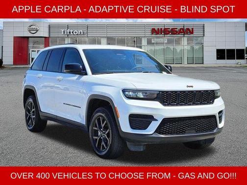 Bright White Clearcoat 2025 Jeep Grand Cherokee Laredo
