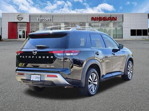Super Black 2025 Nissan Pathfinder SL