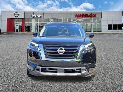Super Black 2025 Nissan Pathfinder SL
