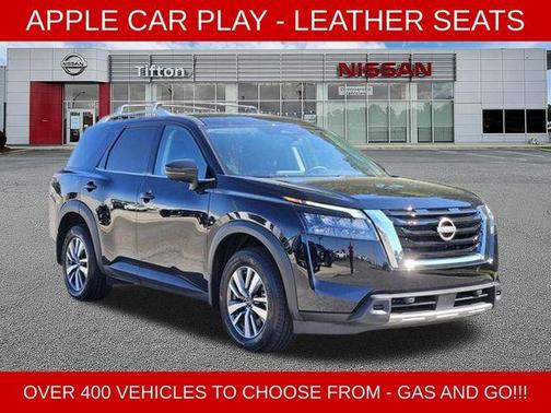 Super Black 2025 Nissan Pathfinder SL