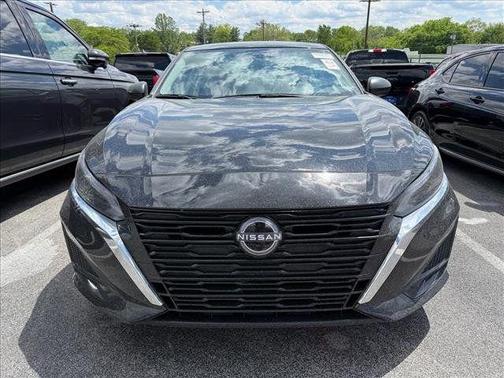 Super Black 2025 Nissan Altima SV
