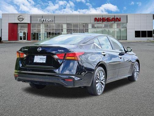 Super Black 2025 Nissan Altima SV