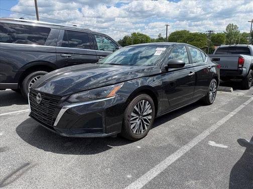 Super Black 2025 Nissan Altima SV