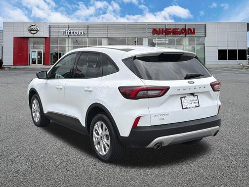 Oxford White 2025 Ford Escape Active