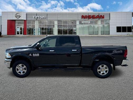 Brilliant Black Crystal Pearlcoat 2018 RAM 2500 Big Horn