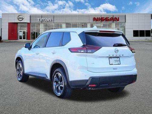 Everest White P 2025 Nissan Rogue SV