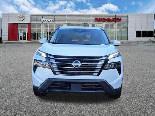Everest White P 2025 Nissan Rogue SV