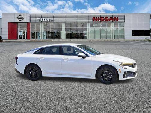 Snow White Pearl 2025 Kia K5 LXS
