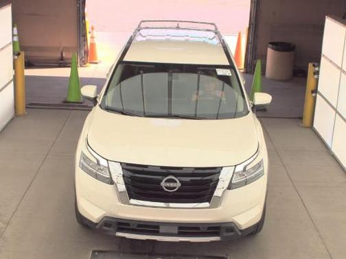 White 2024 Nissan Pathfinder SL