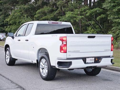 Summit White 2025 Chevrolet Silverado 1500 Custom