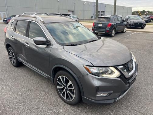 Gun Metallic 2019 Nissan Rogue SL