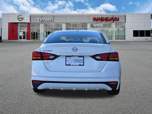 Glacier White 2025 Nissan Altima SV
