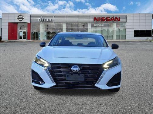 Glacier White 2025 Nissan Altima SV