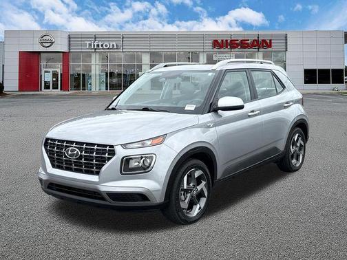 Shimmering Silver 2025 Hyundai VENUE SEL