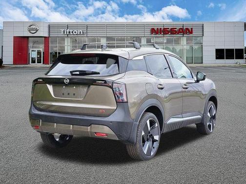 Canyon Bronze M 2026 Nissan Kicks SR
